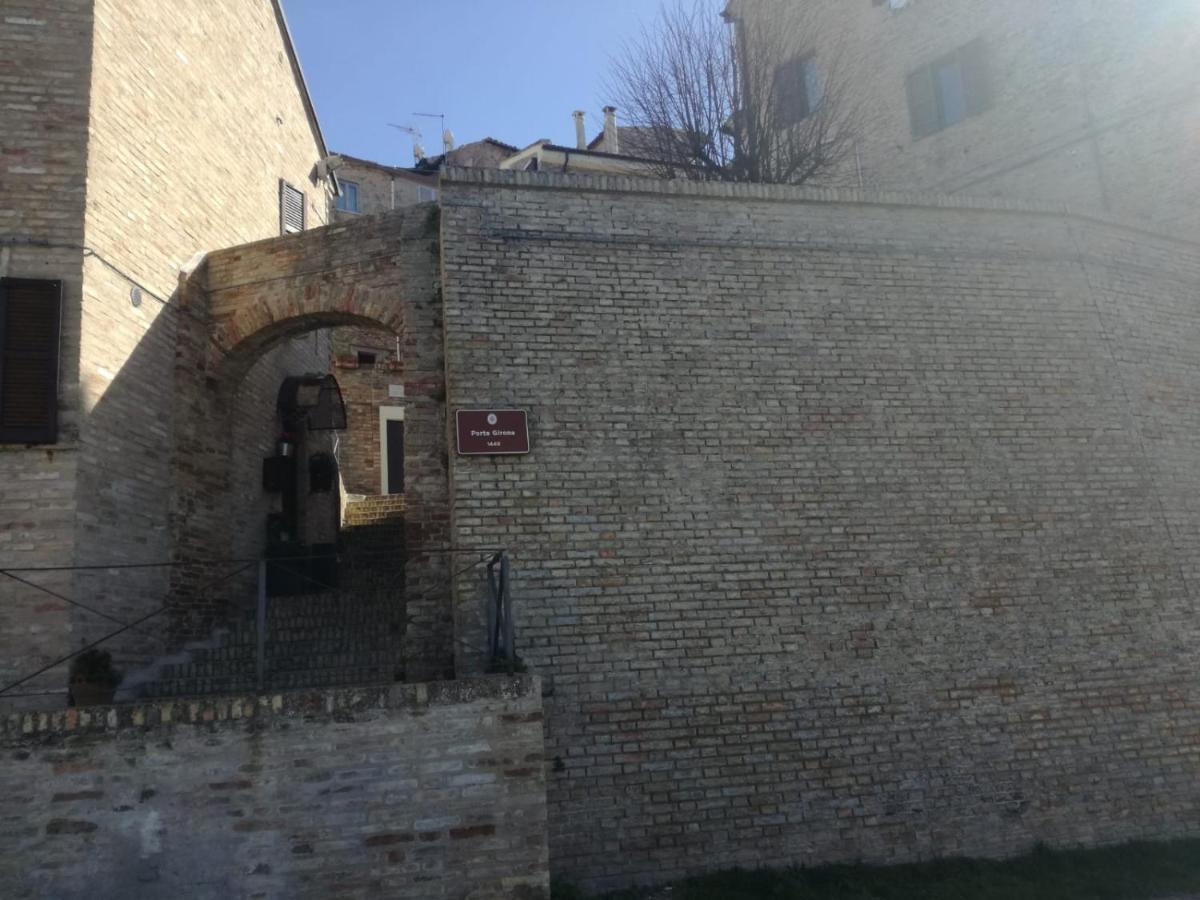 B&B Porta Girone Civitanova Alta Esterno foto