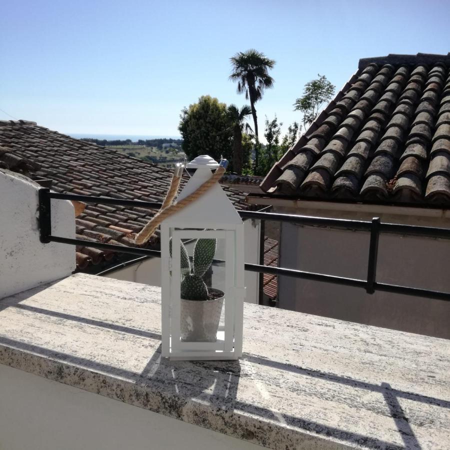 B&B Porta Girone Civitanova Alta Esterno foto